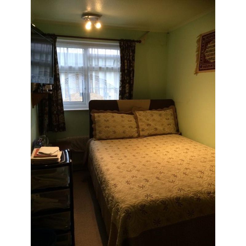 Double room to let