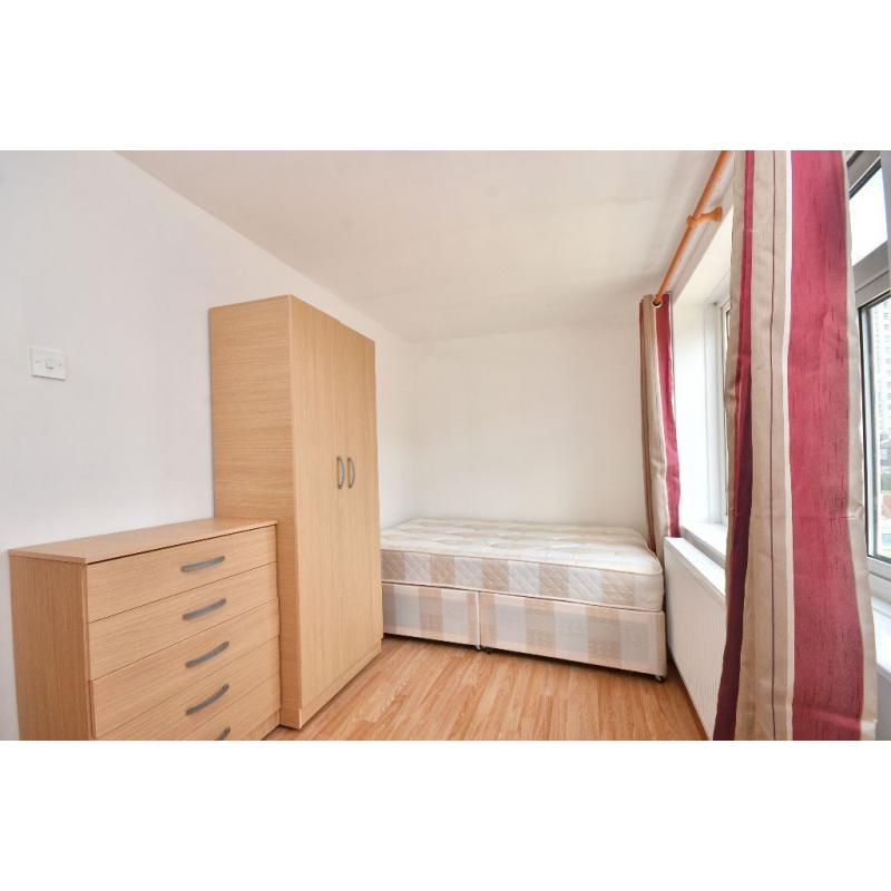 DOUBLE ROOMS AVAILABLE FOR RENT IN PLASTOW NEAR STATION**NO DEPOSIT REQUIRED AVAIABLE 16/06/2016