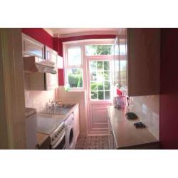 double room to let in a quiet house, for girls only.'@.@