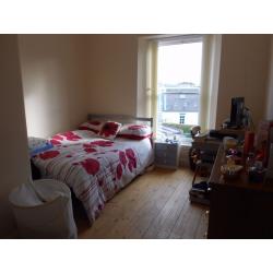 Lovely double room in in a wonderful big house
