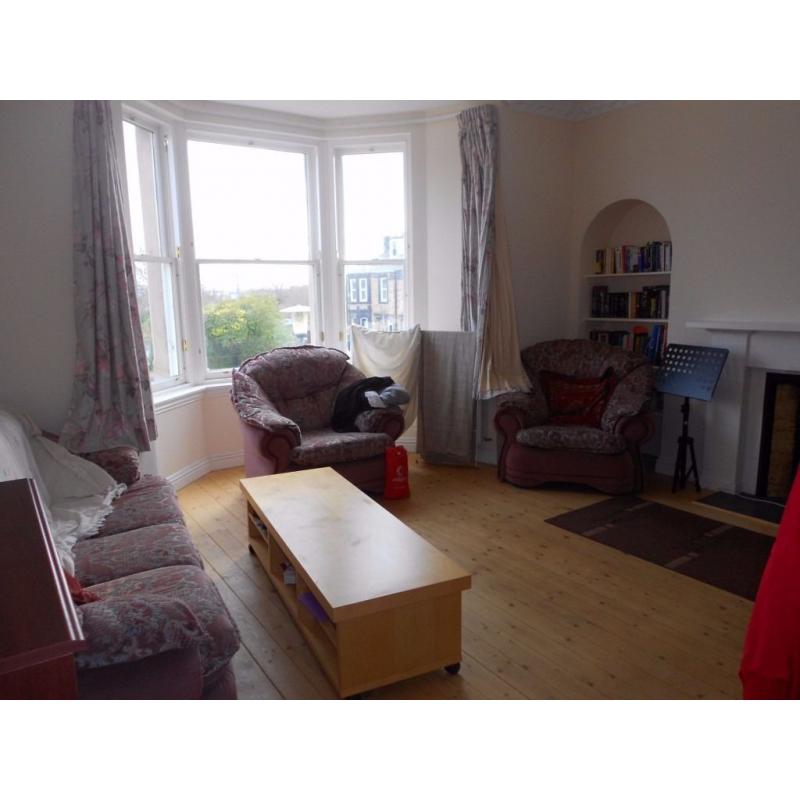 Lovely double room in in a wonderful big house
