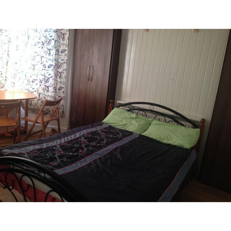 Double room for rent in Stratford