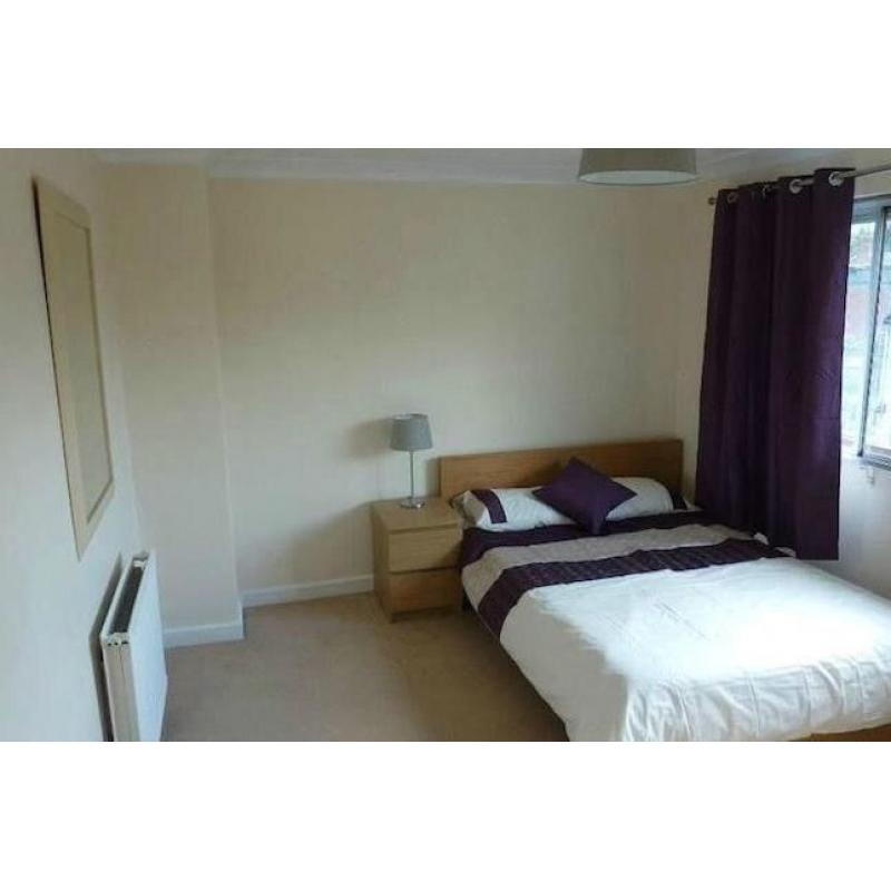 Two nice double bedrooms for rent in poplar