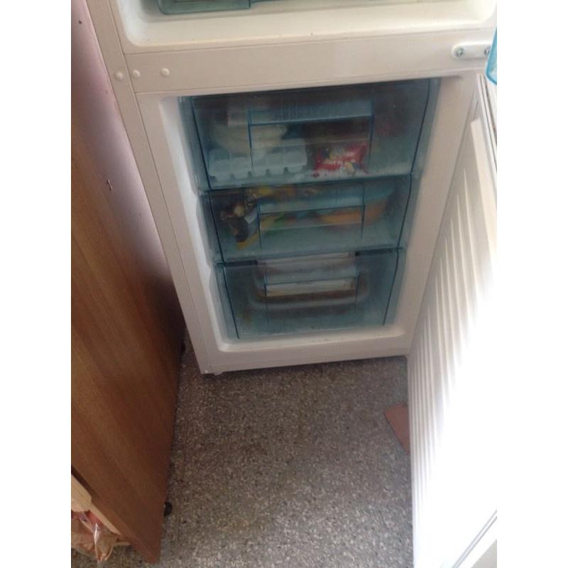 Swan fridge freezer