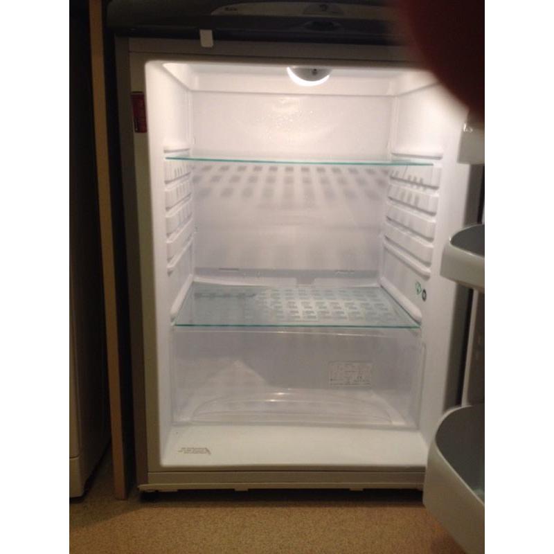 HOTPOINT FRIDGE