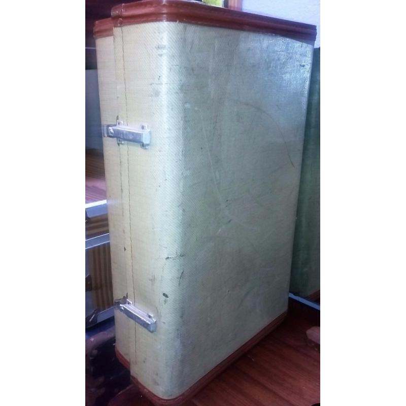 CHESTS/SUITCASES/TRUNKS