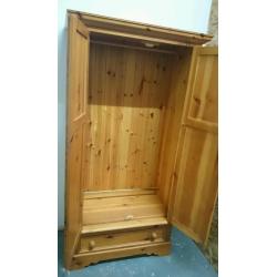 Excellent Solid Pinewood double wardrobe