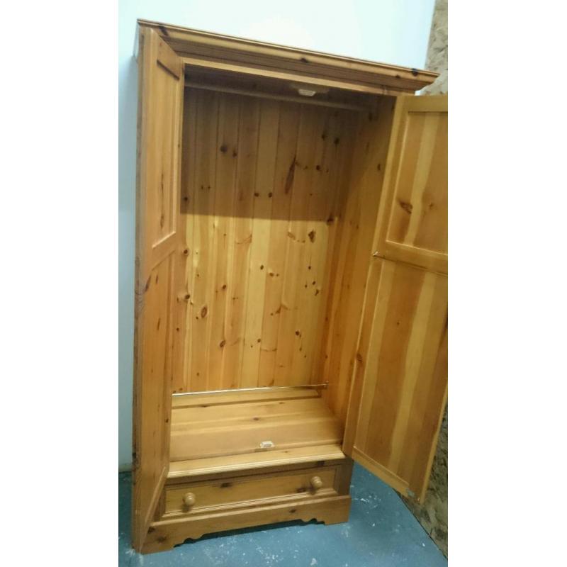 Excellent Solid Pinewood double wardrobe