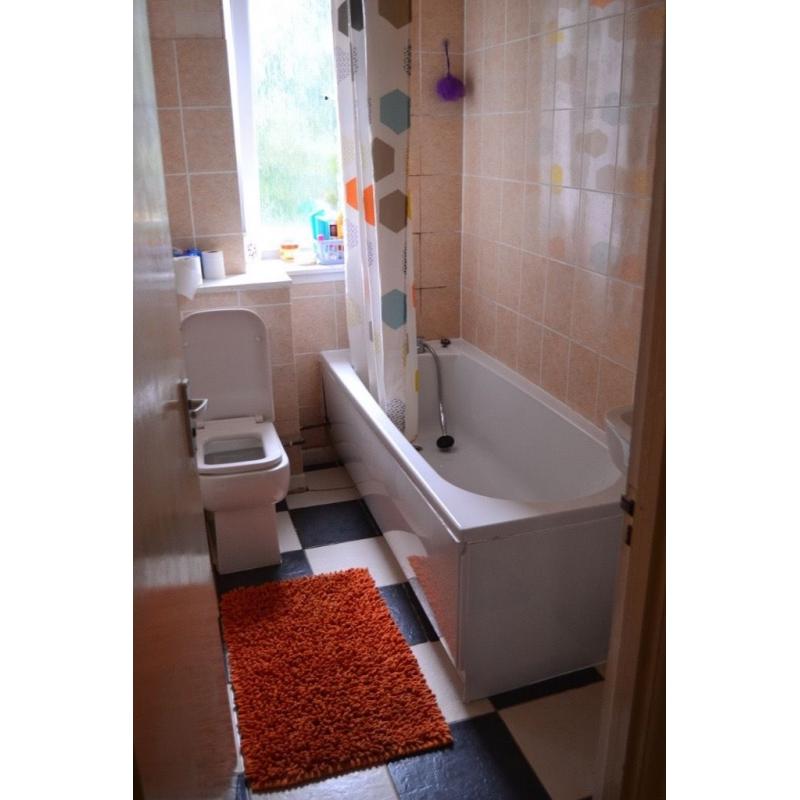 Luminous single bedroom is available from the 1st of July