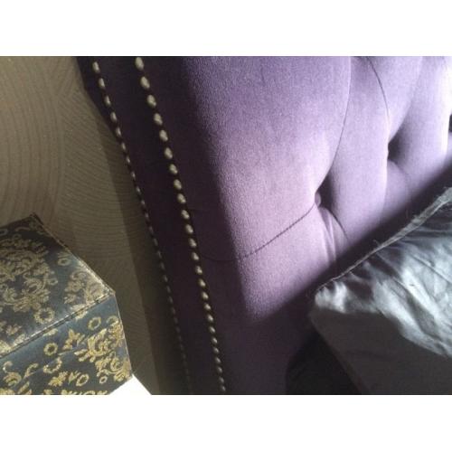 Super king size purple velvet ved