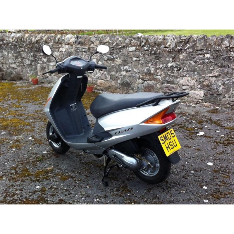 Honda Lead Scooter, SCV100, Reg. 2005