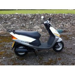 Honda Lead Scooter, SCV100, Reg. 2005