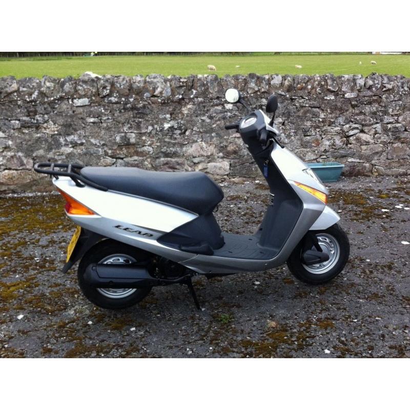 Honda Lead Scooter, SCV100, Reg. 2005