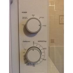 Microwave oven, good condition, 1 year old, 800 W