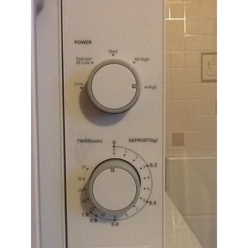 Microwave oven, good condition, 1 year old, 800 W