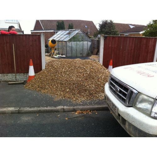 GOLDEN GRAVEL 20MM CHIPPINGS /DELIVERED IN DONCASTER/CALL FOR DETAILS 1-10t loads good