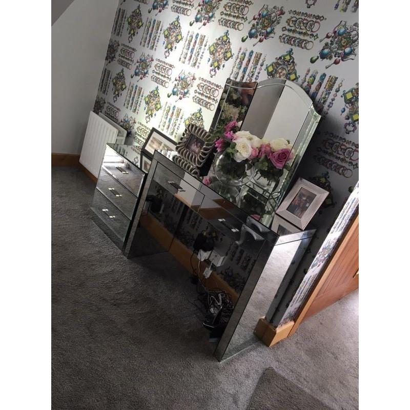 3 piece Mirrored glass furniture. Dressing table, mirror and 3 drawer chest