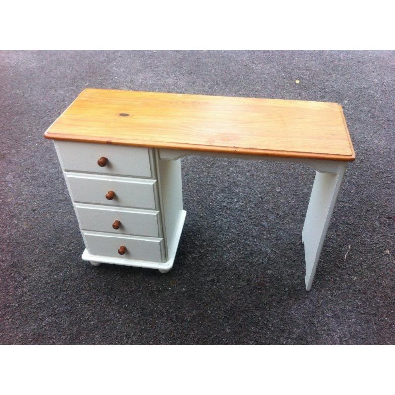 Pine desk