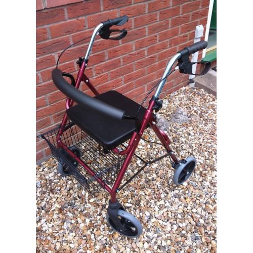 4 wheeled walking aid/frame with seat