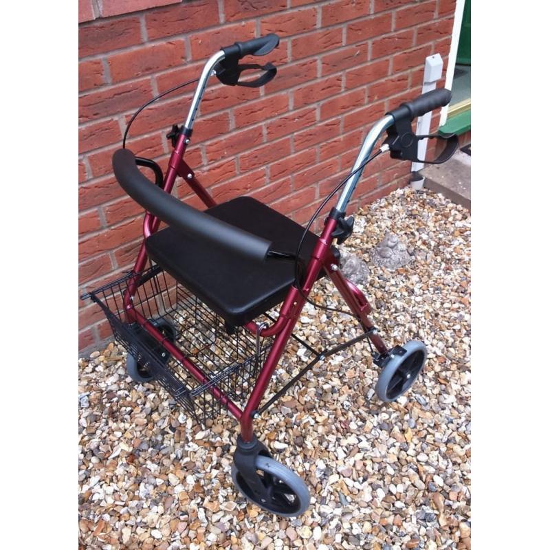 4 wheeled walking aid/frame with seat