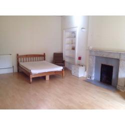 HUGE CITY CENTRE FLAT - TWO BEDROOMS AVAILABLE FOR COUPLE AND SINGLE OCCUPANCY