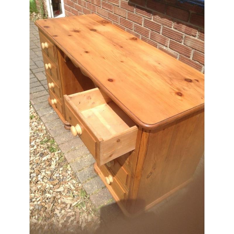 Lovely solid pine kneehole dressing table