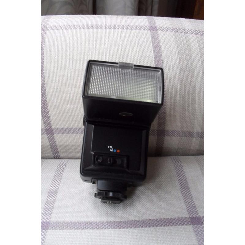Cobra D40-0 Shoe Mount Dedicated camera flash for Nikon SLR cameras