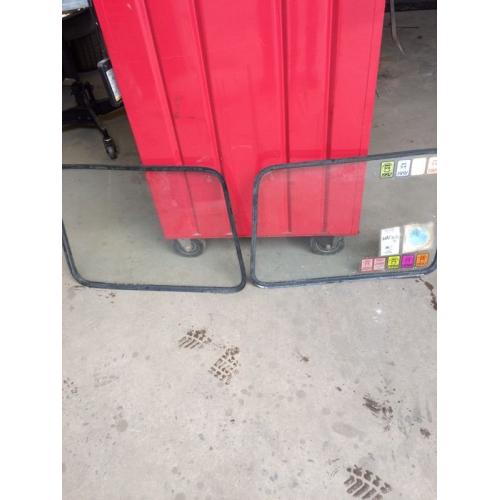 RARE T1 CAMPER VAN GENUINE FRONT SPIT SCREENS