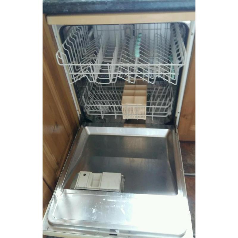 Hotpoint dishwasher