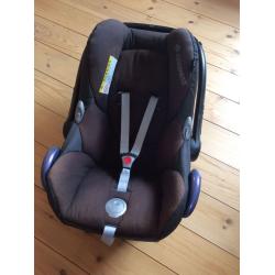 Maxi Cosi CabrioFix stage 0 car seat & newborn insert & mirror