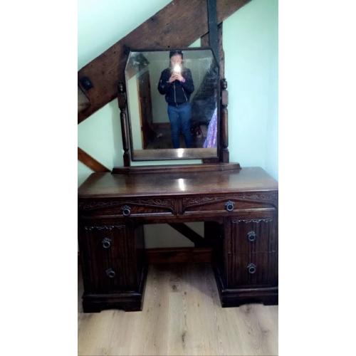 Retro dressing table