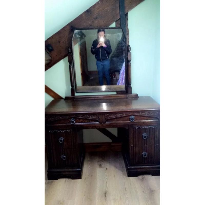 Retro dressing table