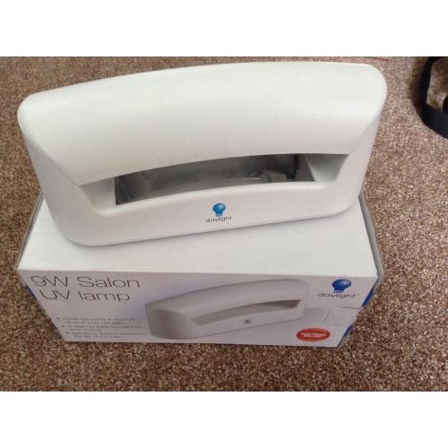 Daylight 9W Salon UV lamp in white D33160