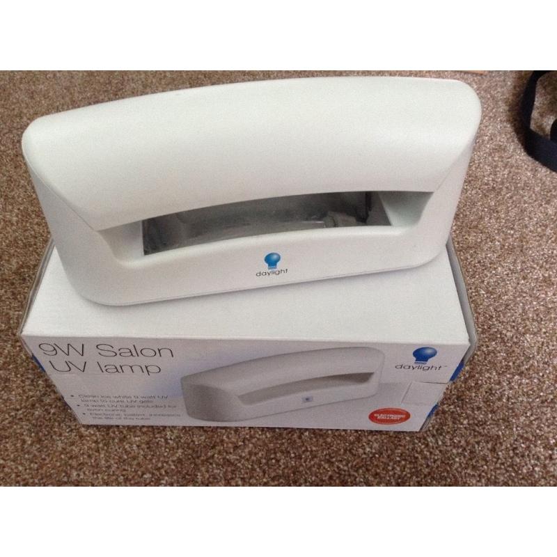 Daylight 9W Salon UV lamp in white D33160