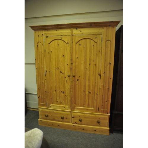 Pine double wardrobe with storage (G0814)
