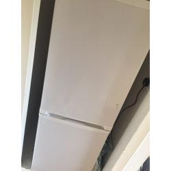 White LIKE NEW fridge/freezer