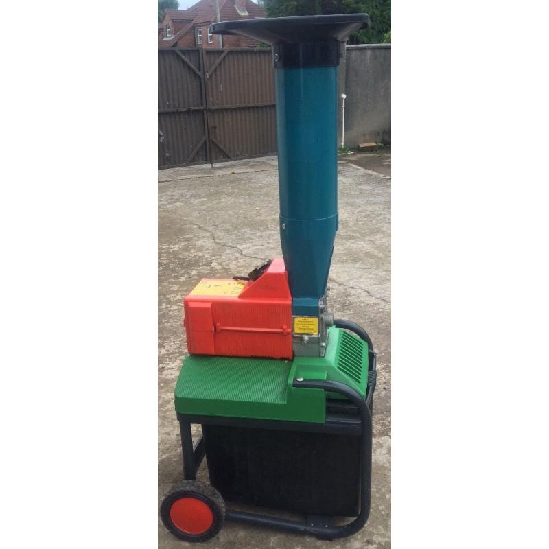 Makita garden shredder 240v