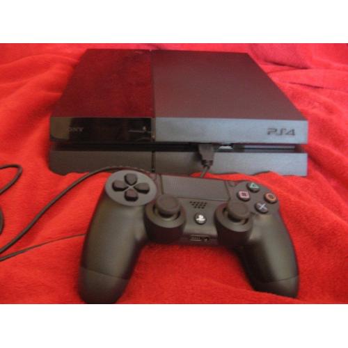 PS4 Console with Game, Controller and All Leads - Comes Boxed - Immaculate Condition