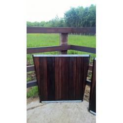 10 Monarch stable hay feeders