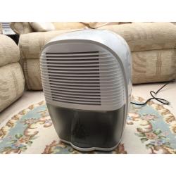 DeLonghi DEM10 Compact Dehumifier 10L