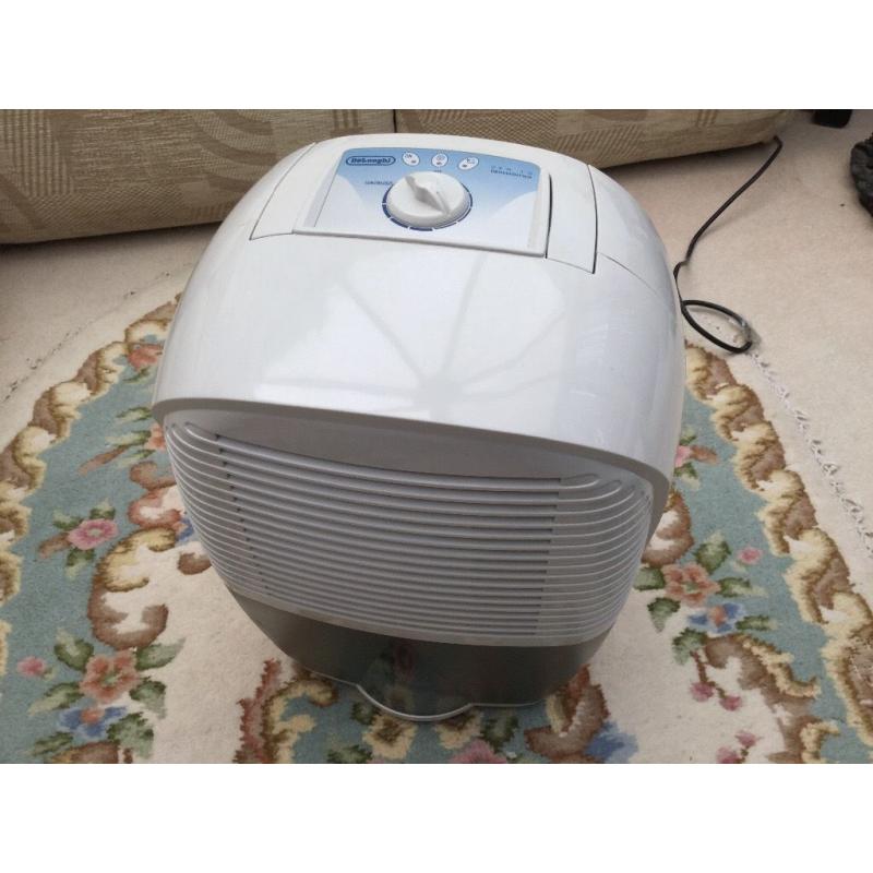 DeLonghi DEM10 Compact Dehumifier 10L