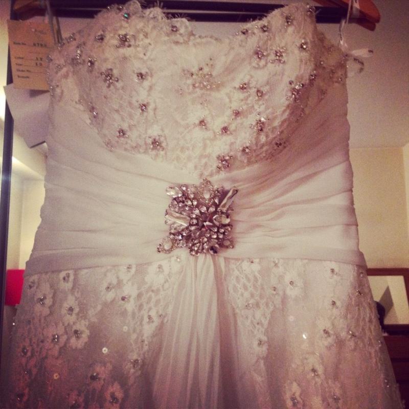 Beautiful & new with tags Alfred Sung lace wedding dress with train and lace bolero - make an offer!