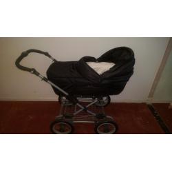 Silver Cross Sleepover Deluxe pram & Moses basket sytem