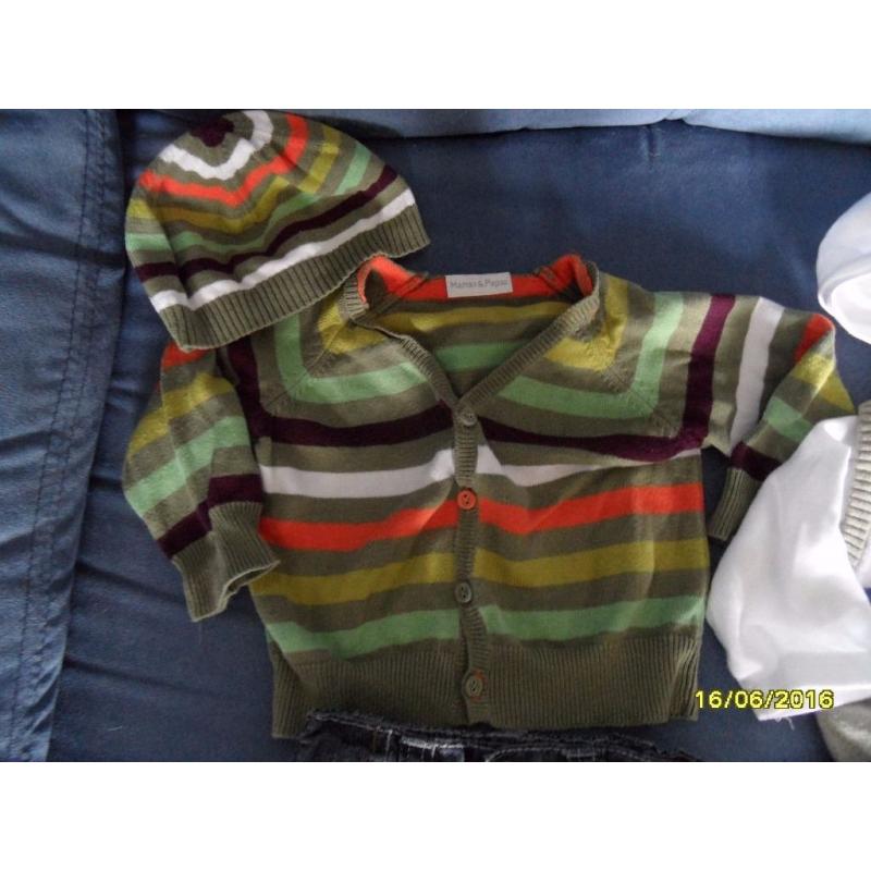 MAMAS & PAPAS 0-3 MONTH BABY BOYS BUNDLE (BOOTIES & HAT 3-6 MONTHS)
