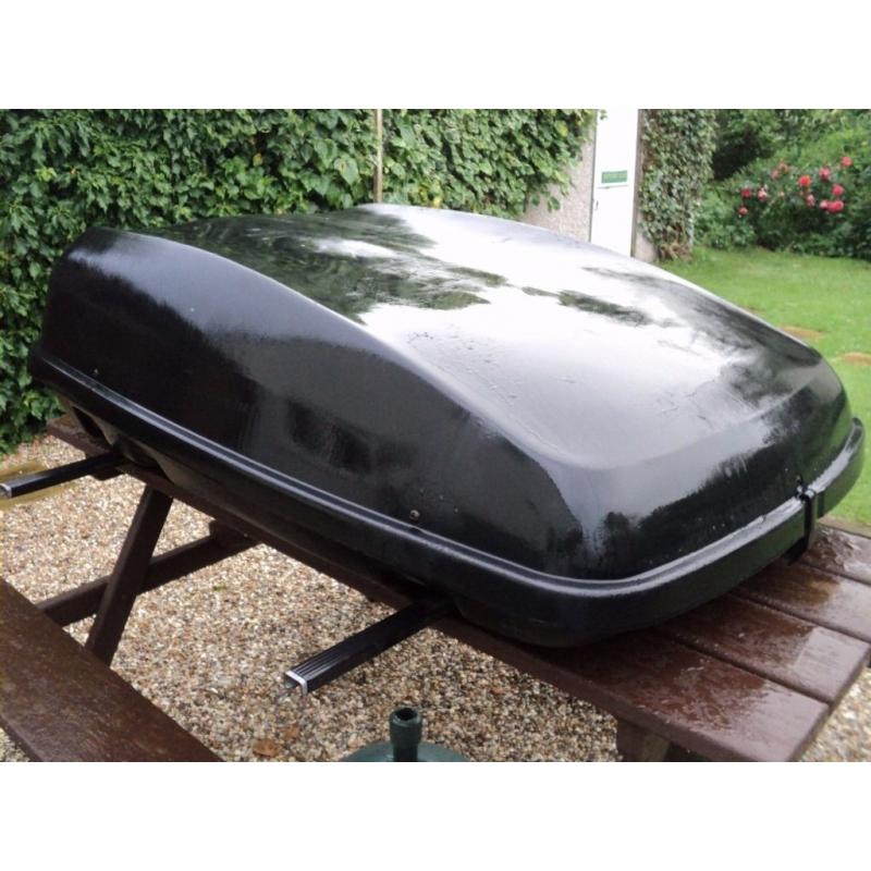 Halfords Roof Box ~ 95cm wide x 132cm long x 36cm deep ~ 400 ltr