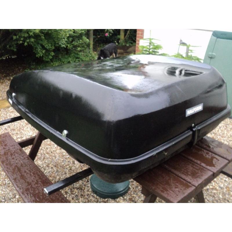 Halfords Roof Box ~ 95cm wide x 132cm long x 36cm deep ~ 400 ltr