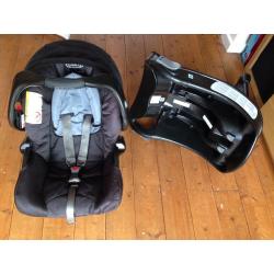 Graco junior group 0+ car seat and car seat base.