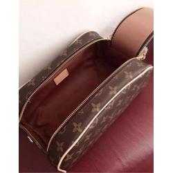 Men's essential Lv bag Louis Vuitton
