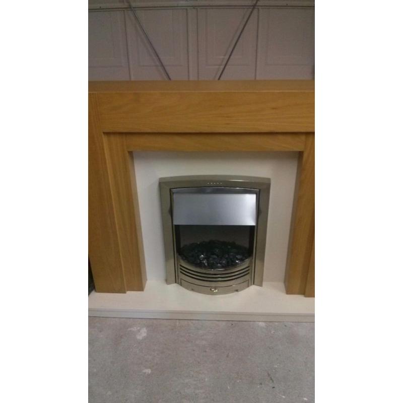 Oak veneer fireplace with dimplex adagio electric fire