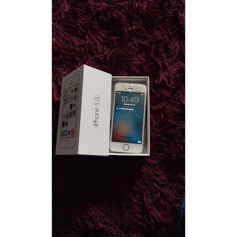 iPhone 5s boxed but broken screen